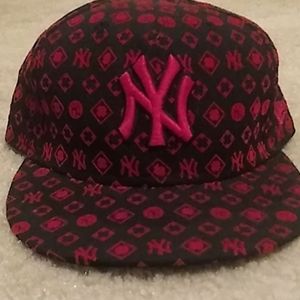 Black and Red New York Yankee New Era Fitted hat